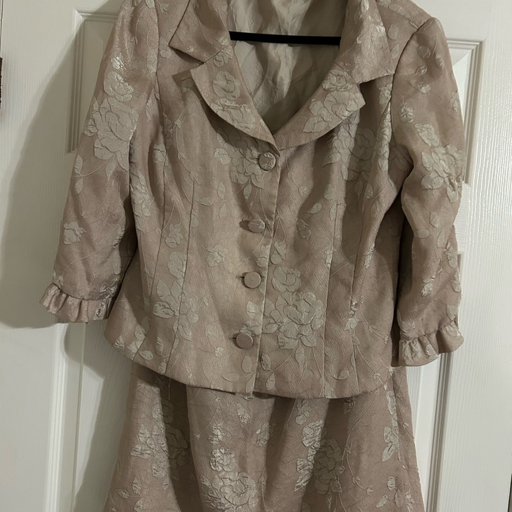 Elegant Floral Blazer and Skirt Set